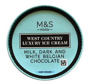 MS2020_ Luxusní smetanová zmrzlina z bílé čokolády, s omáčkou z hořké čokolády a hoblinkami mléčné čokolády, 119,90Kč_top.jpg